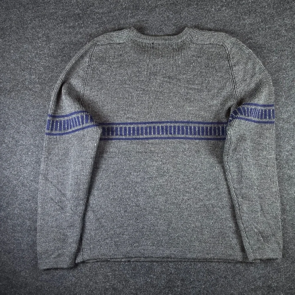 Vintage 90s J.Crew Men's Gray Wool Crewneck Sweater Made in Hong Kong Size L